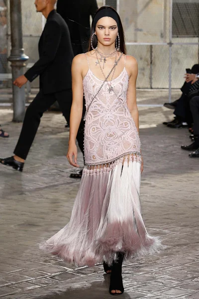 Look 11